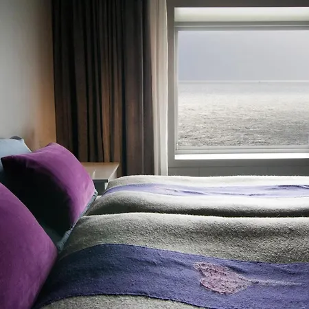 Littleisland Lighthouse Hotel *
